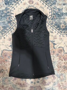 CALIA by Carrie Underwood Black Quilted Front Zip Vest